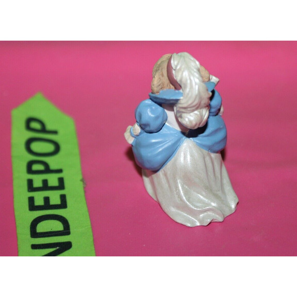 Stepmother Merry Mini Keepsakes 1994 Figurine Hallmark QFM8099 Miniature - Picture 2 of 3
